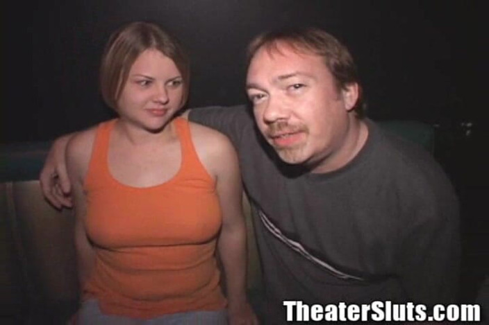 Theater Sluts: 후장 구멍 질싸로 따먹히는 포르노 극장 자지를 따먹는 애널 섹스 완벽한 젖탱이 금발