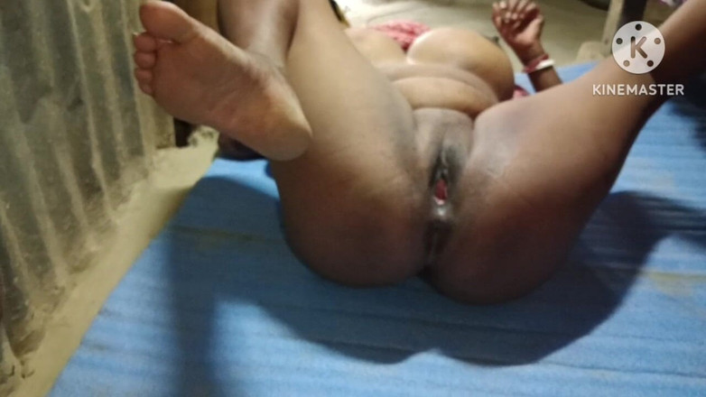 Nenika: Opravdu jsem si užila šukání Bhabhi těsné kundičky.