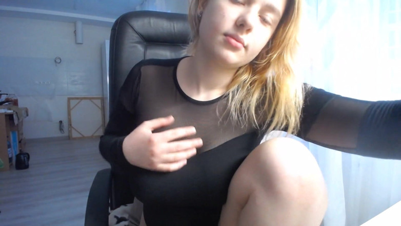 JuiceLussie: 물 뱉기 Bloowjob