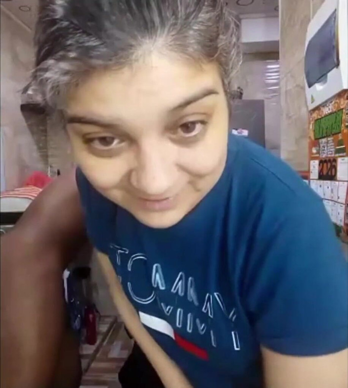 AnnyAndyelli: 피크닉에서 집에서 백인 소녀를 따먹는 큰 페니스의 라틴 남자