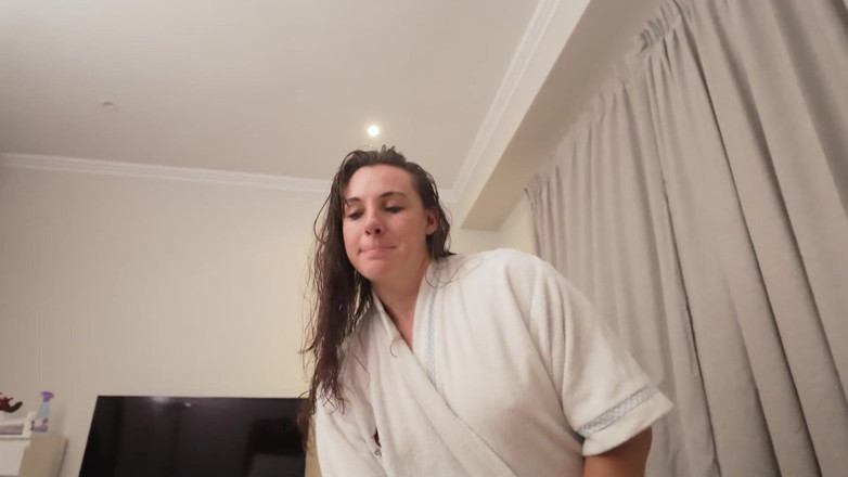 Stacey Reid: POV MILF Stepmom with Big Butt Keeps It in the...