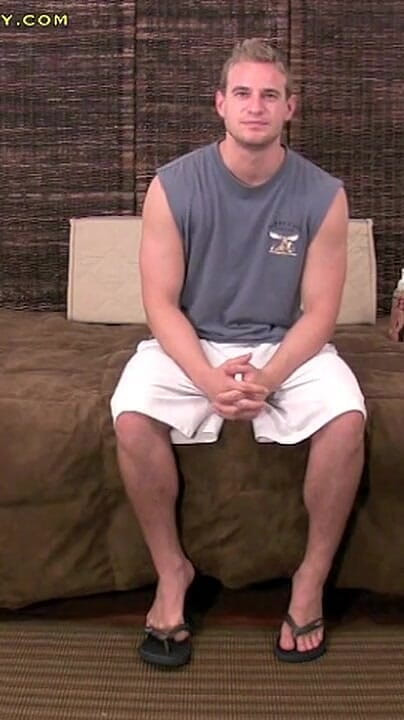 Straight Fraternity: Dax serld