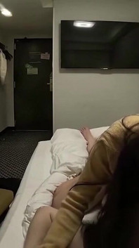 Facereveal Black-haired Beauty’s Second Round, Thrilling with a Bold Ride and Deep Creampie Peaks