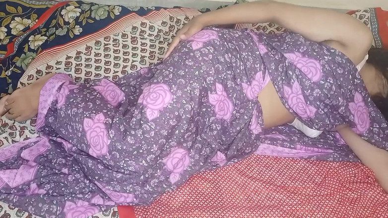 Neelima69: Üvey oğlunu terk edip sonra yarağını emmeyi hayal etti