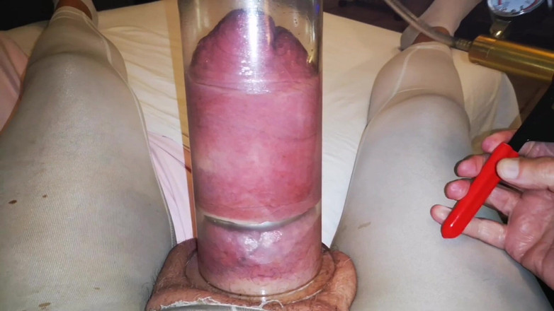 Monster_Meat_: Extreem pompen met metalen pikring