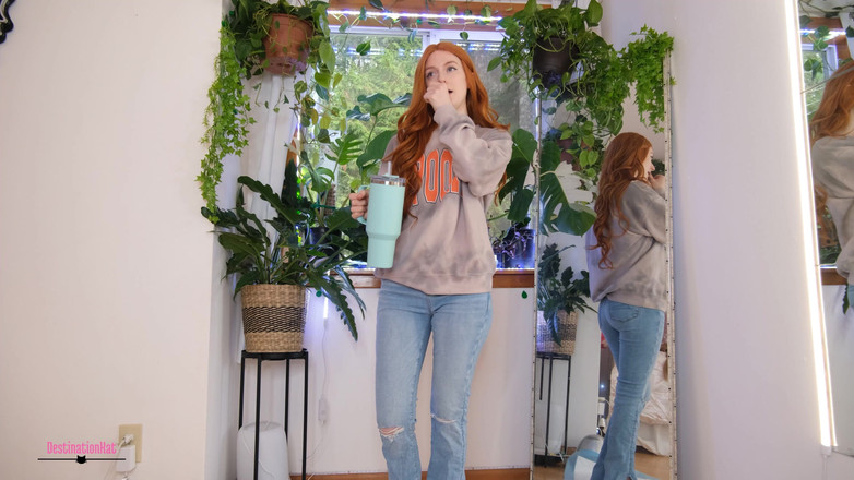 Destination Kat: O novo pedido da sala de xixi