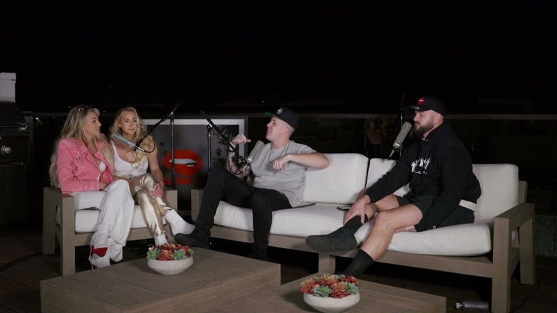 Pillow Talk: Crypto Queen Khloe กลับมาเย็ดสองรอบ