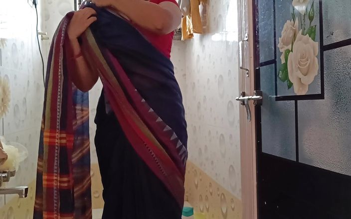 Sexy sonali: Indická desi tetička se koupe a sexy prsa a zadek