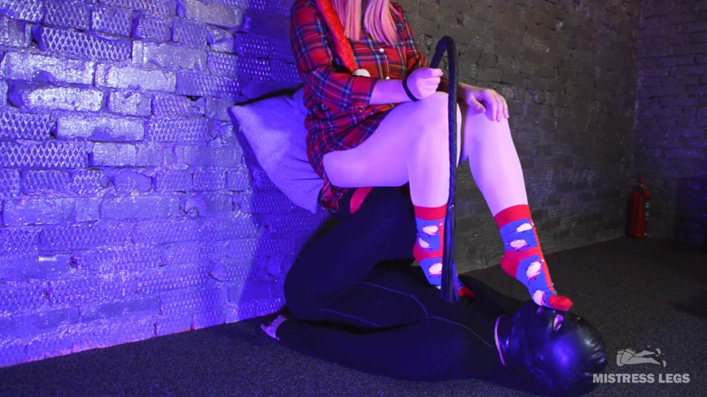 Mistress Legs: 따뜻한 양말을 신은 발 재갈, 짓밟기, 얼굴