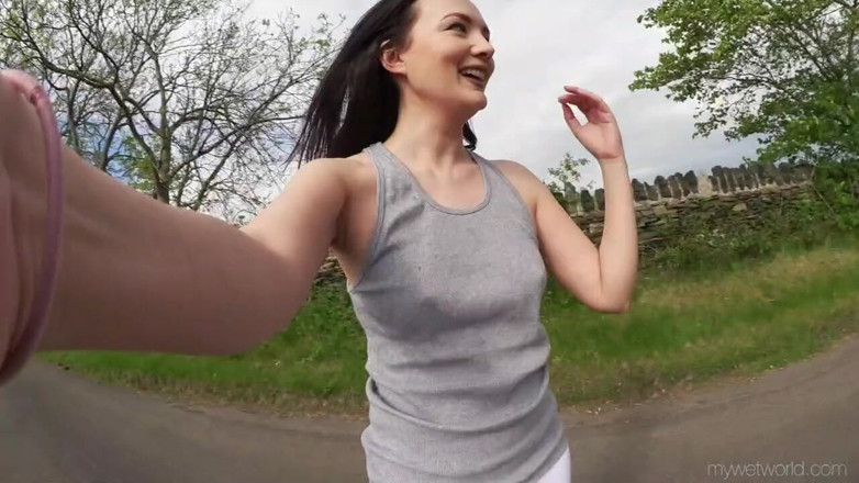 Faye Taylor: Flashing my white leggings and pissing