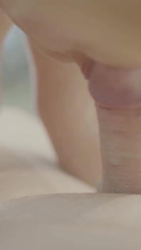 Mejor mamada con chorros de semen en tetas de cerca 4k