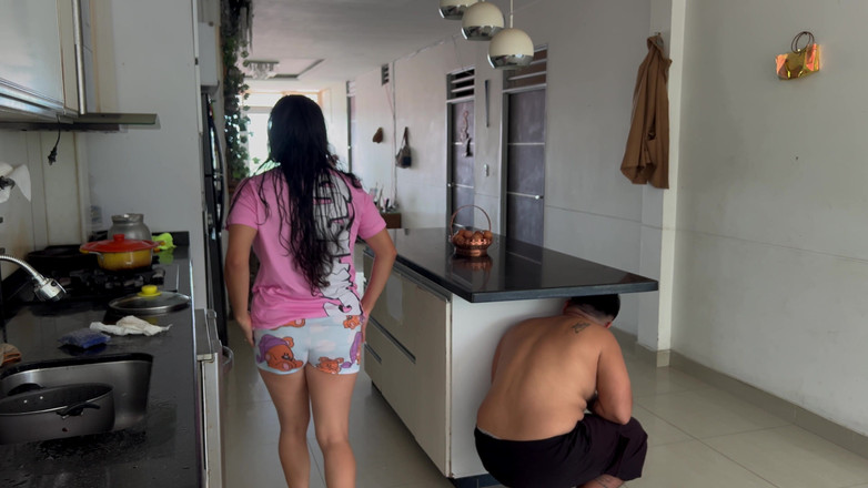 Roxxan: Marido Cornudo Sospecha Que Su Hermano Se Folla a Su...