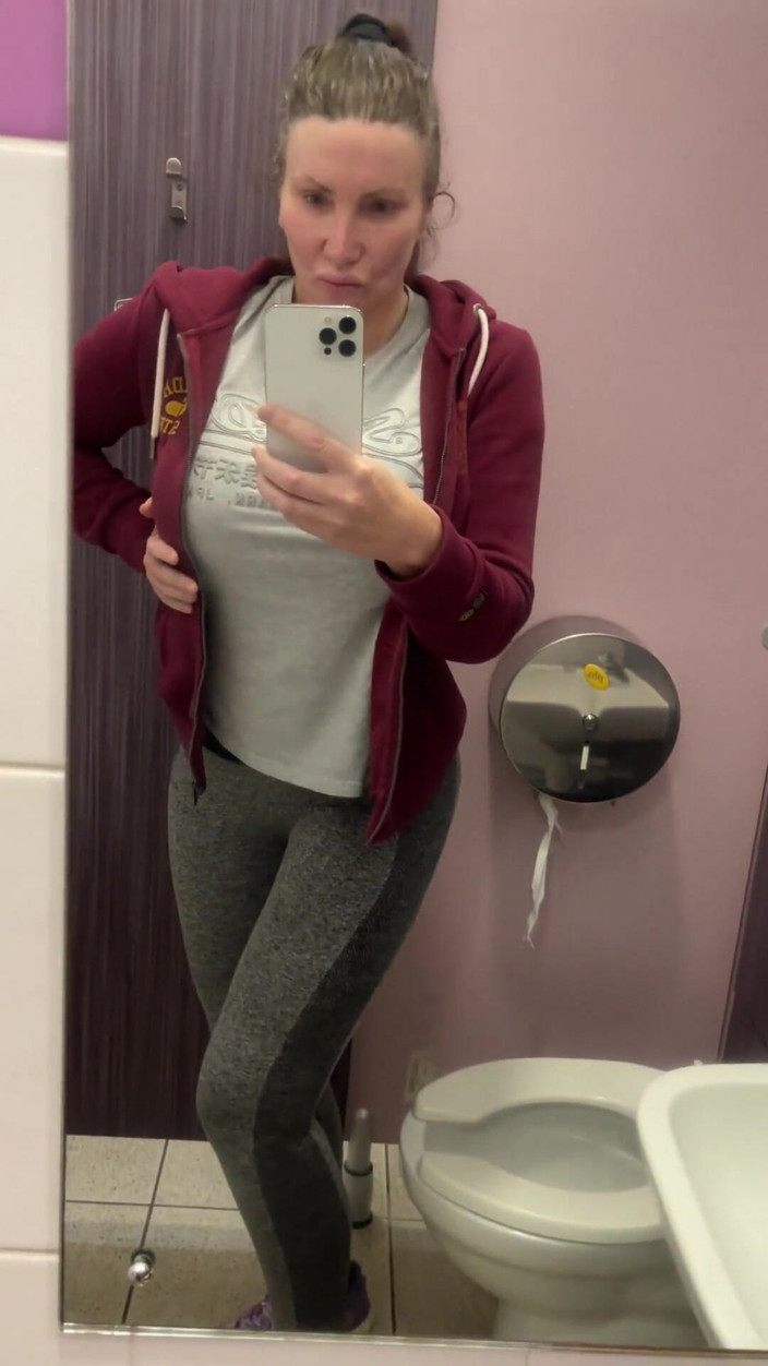 Sophie James: Risky Public Toilet Masturbation Pissing