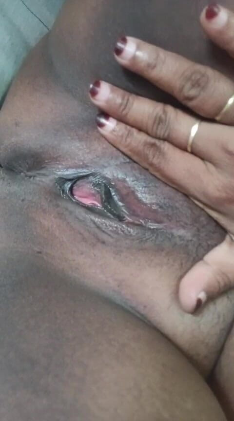F couppilsmallu: Couppilsmallu Enjoing in Bed Room