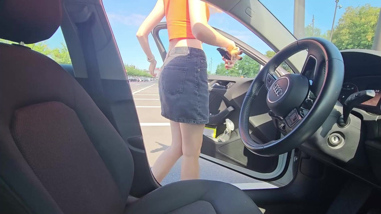 Bikergirl_97: Shoppen Im Einkaufszentrum Mit Grossem Dildo Und Orgasmus!
