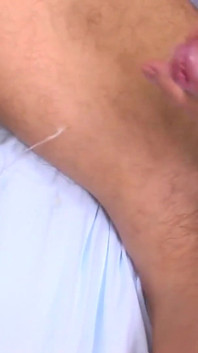 Video exclusivo a pelo: paciente cachonda deja que un médico sexy caliente la folle