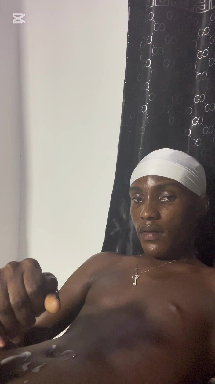 Aded-Toxic: Kembar muda dengan besar