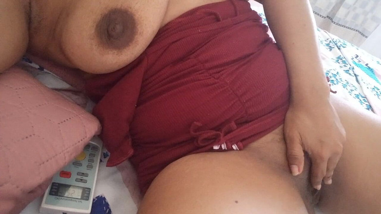 PATY PATY: Adik tiriku nggak kuat lagi dan pengen nyepong kontolku