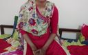 Saara Bhabhi: हिंदी सेक्स कहानी रोलप्ले - सौतेली मम्मी अपने सौतेले बेटे की मदद करती है