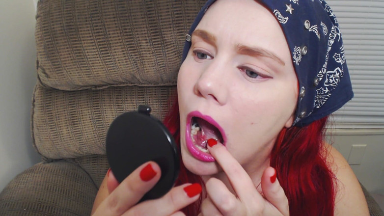 Scarlet Vixen: Fetiche por dentes da boca com espelho