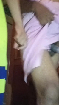 Il ragazzo desi mi ha scopato il culo dopo che mio marito se ne è andato