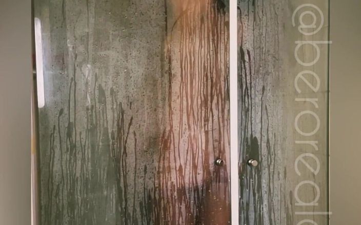 Berorealove: Scopata bagnata in doccia
