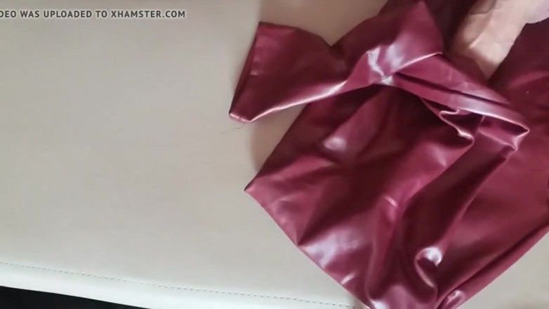 Naxy: Leatherthroat bulge