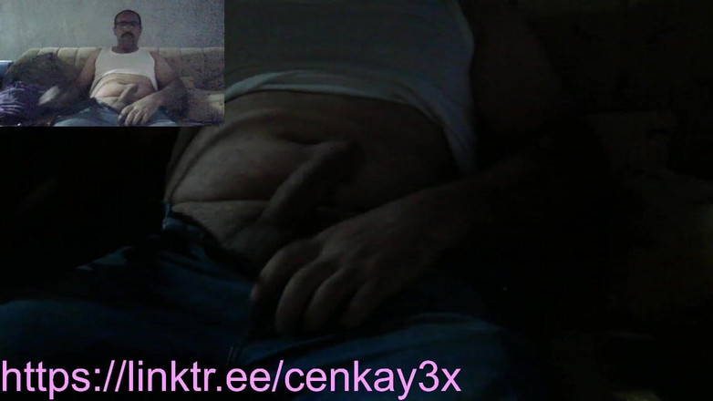 CenkAy: Corpo da papà etero dal vivo