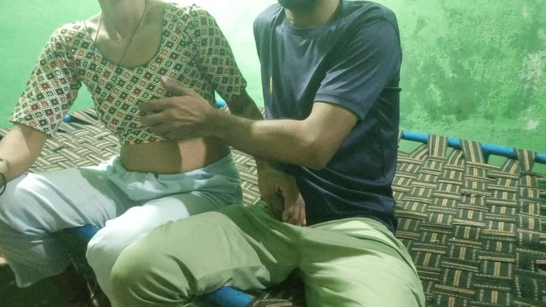 Pooja Sexy: Padosan Bhabhi Ko Ghar Bulakar Ghodi Banakar Choda Re