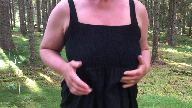 CIM Busenwunder: Ma femme CIM dans un summermood 2022 dans les bois suédois