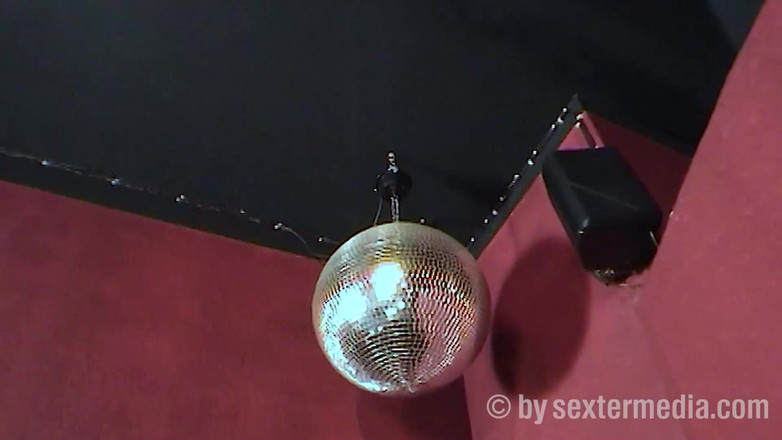 Sextermedia by Pete: Трах в задницу и камшот на лицо для нейлоновой шлюхи