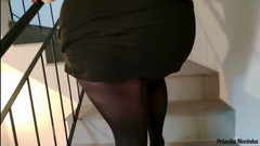 Priscila: Moje nevlastní matka leze po schodech sklepa přátel v Monte...