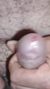 我的小妞吐出很多牛奶