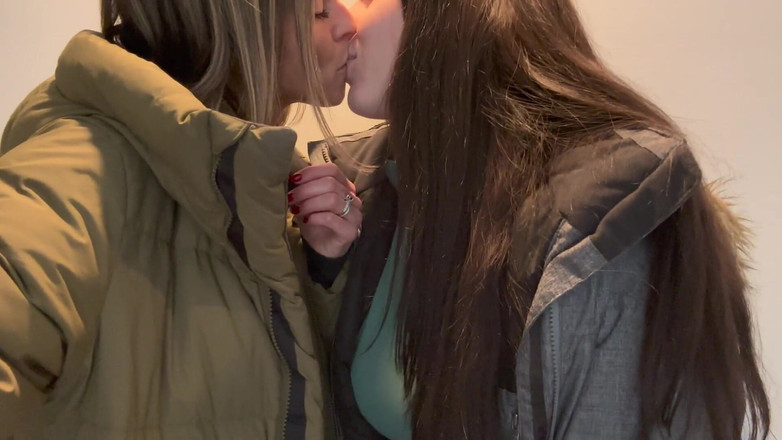 Nadia Foxx: Serenity Cox ve Nadia Foxx vibes ile alışverişe gidiyor! İç çamaşırı denemeleri,...