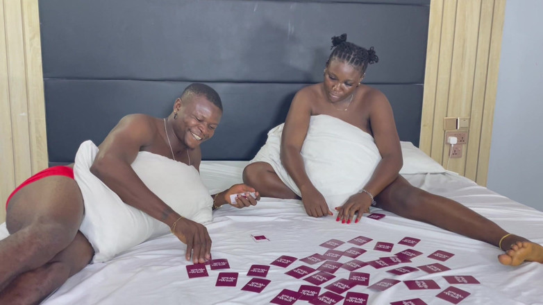 Sex naija 1: 继妹下来，把她的东西交给她。荡妇