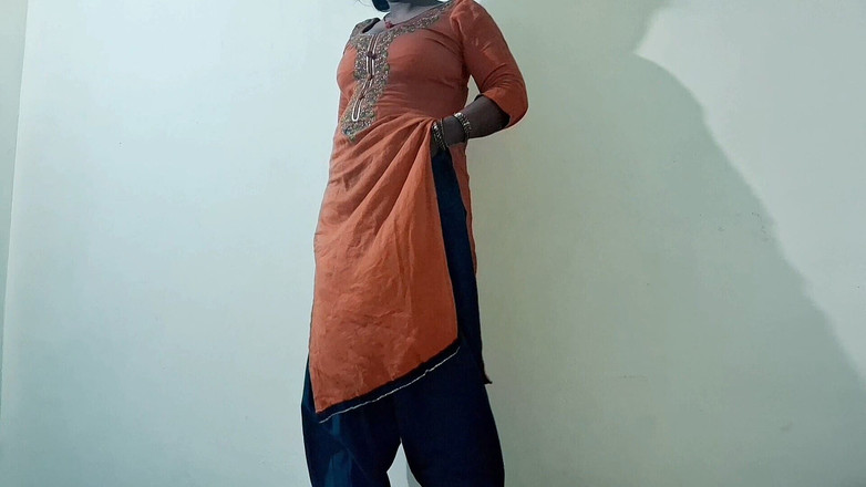 Raj pallvi: Enorma bröst indiska MILF remsor till styvson