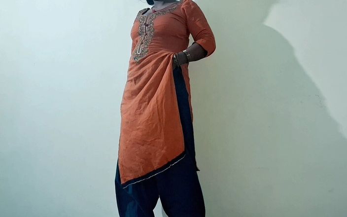 Raj pallvi: 巨大的胸部印度熟女脱衣服给继子