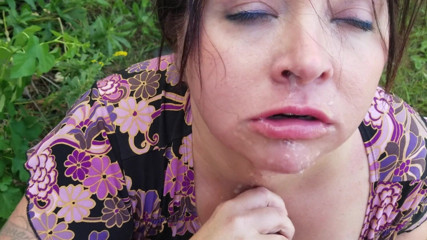 SexyNEBBW: Sexy BBW in outdoor blowjob