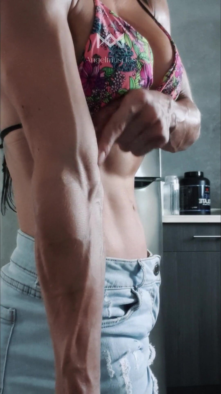 Angelmuscles: Solo Venas En Mi Cocina