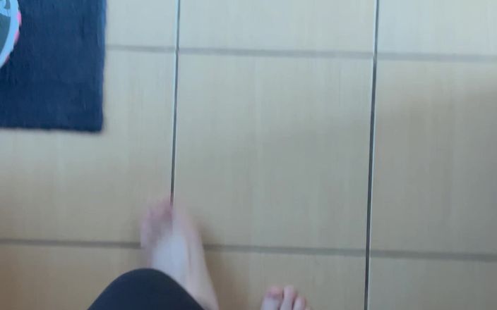 Feet: नंगे पैर चलना
