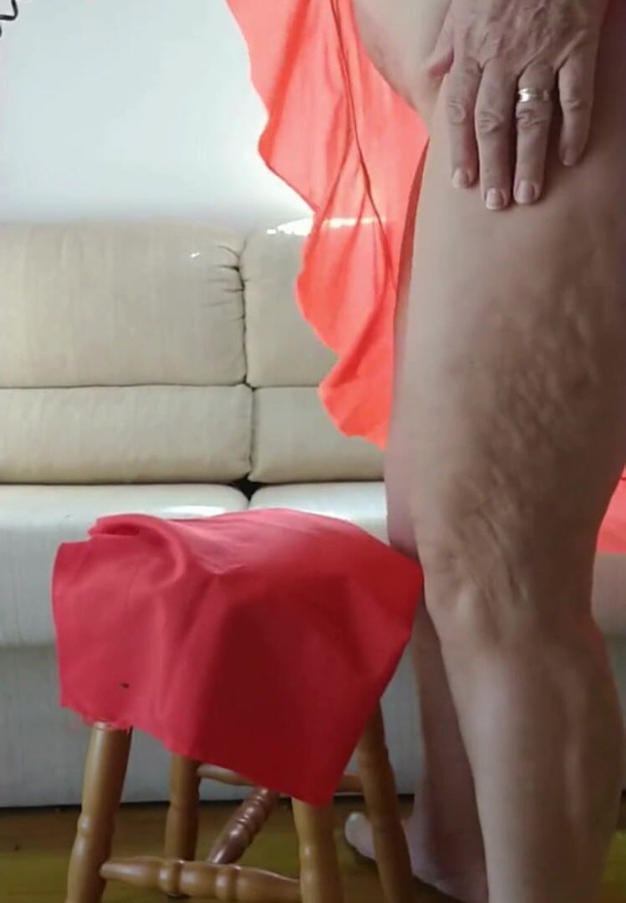 Priscila: Ma belle-mère me taille les cheveux et s’exhibe dans la...