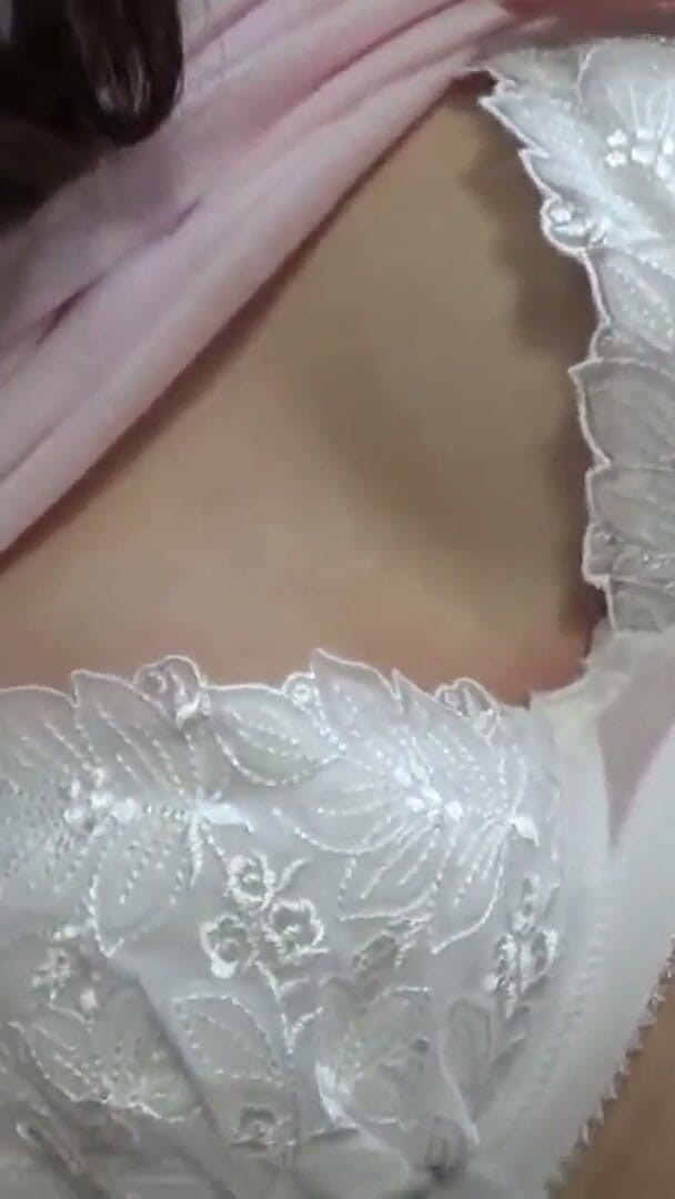 J-Cams: Sewa kehidupan MILF berganda - bahagian suaminya Tahu Apa-apa Tentang - Umur 35