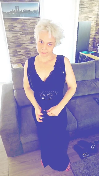Minyon striptiz tu me rejoint pour enlever le reste