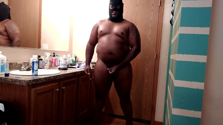 Xxxshowxl: Having some in my neighbors bathroom fun