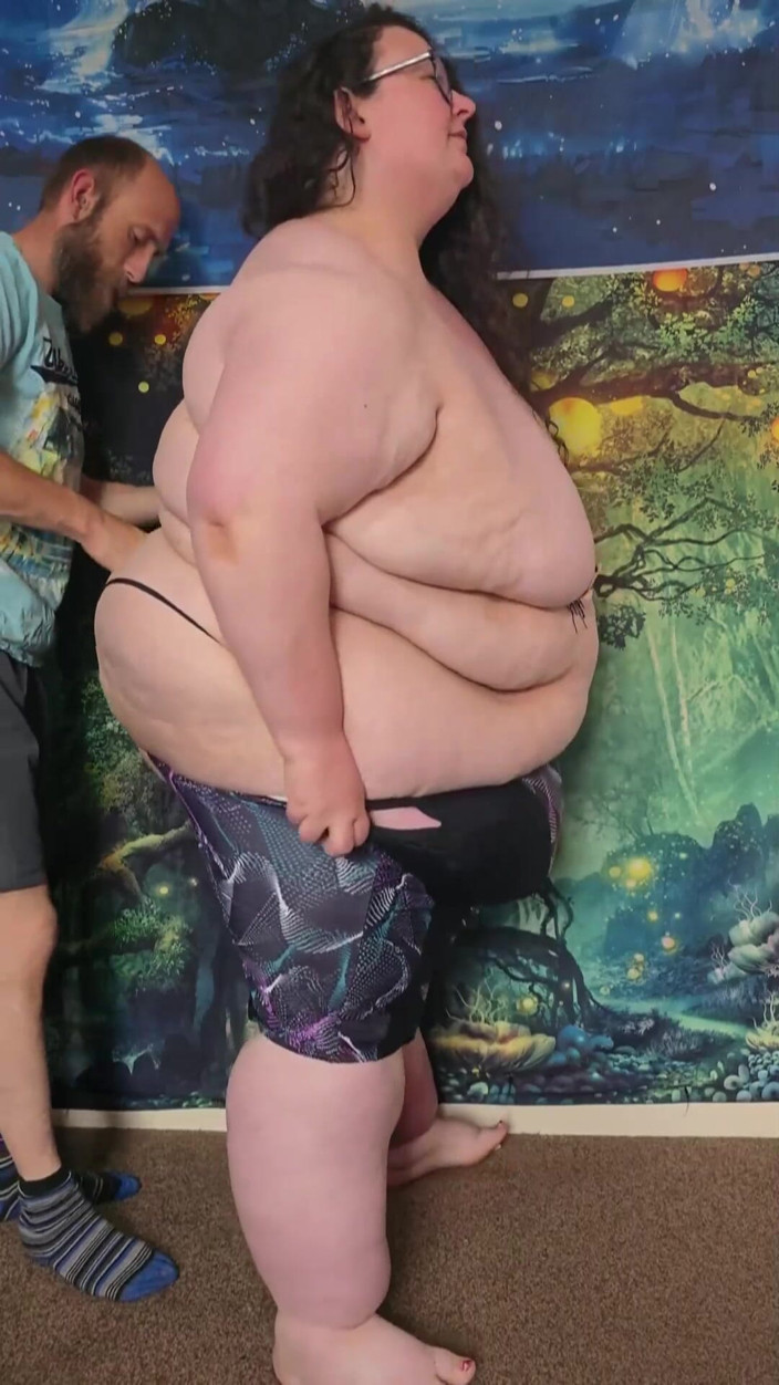 SSBBWLadyBrads: Толстая богиня в купальнике жиробасина примеряет