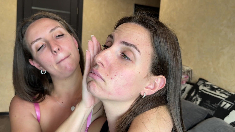 Hottie goddess: Klapgezicht - slaan