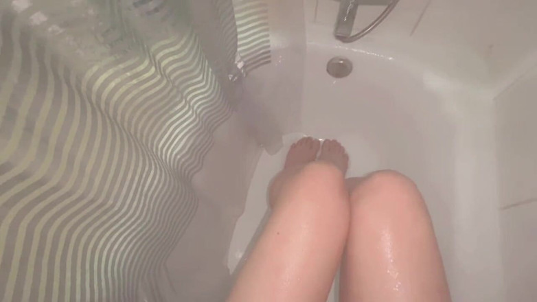 Cumshot feet: in the shower with a good leg and foot massage