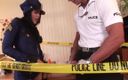 The Hunter Collection: Sexig poliskvinna i höga stövlar och svarta strumpor blir knullad