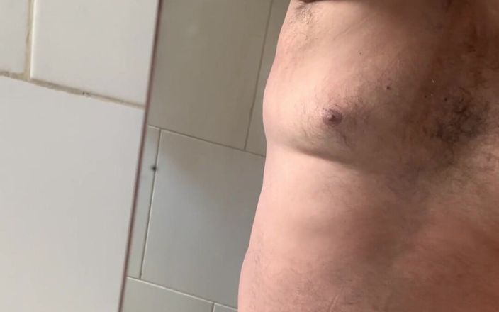 Ksanchez1203: Aku dan kontolku ngirim kontol besar untukmu