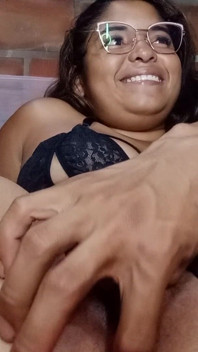 Minha buceta fica molhada com uma exuberante